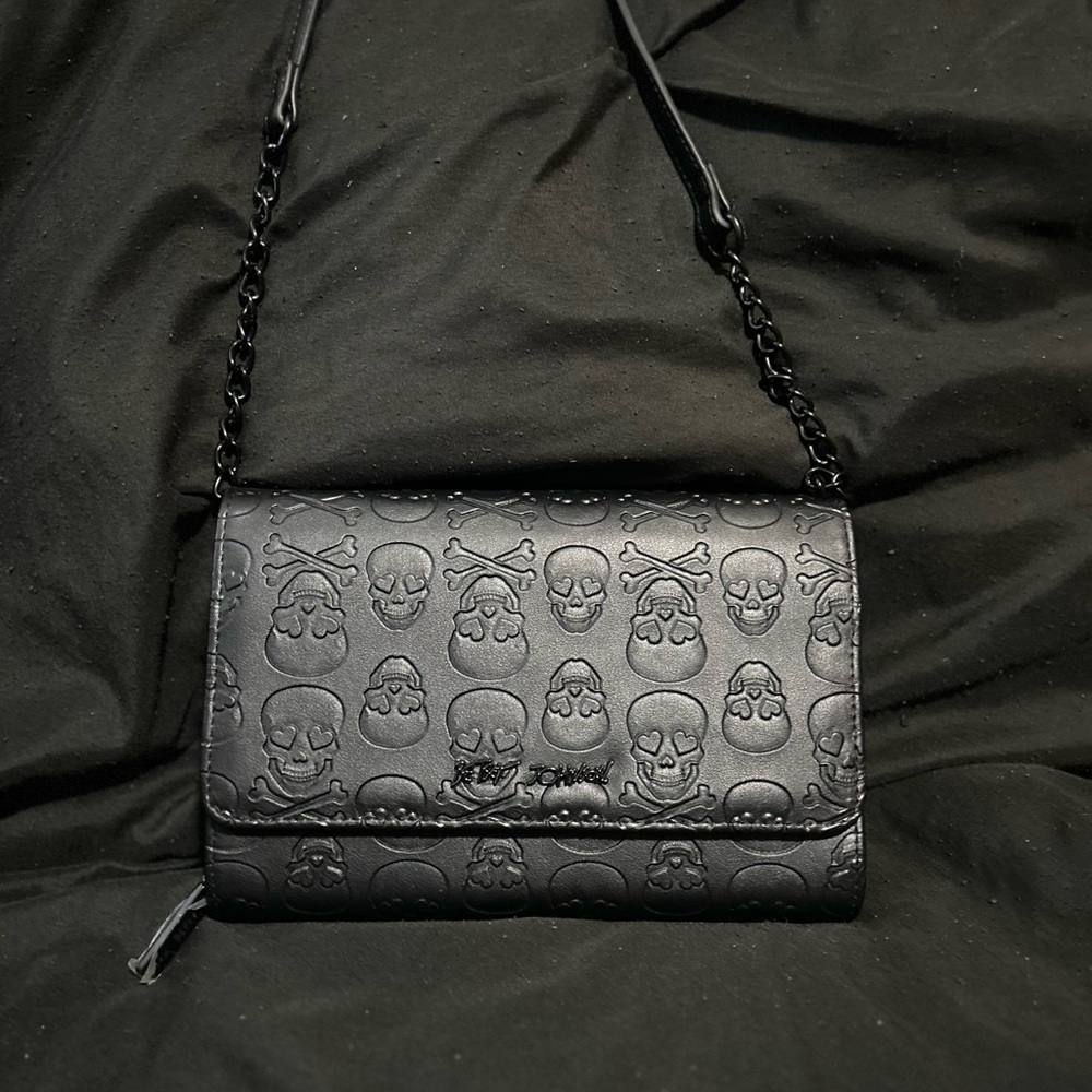 Betsey Johnson Tanya Embossed Crossbody - Black (NWT)